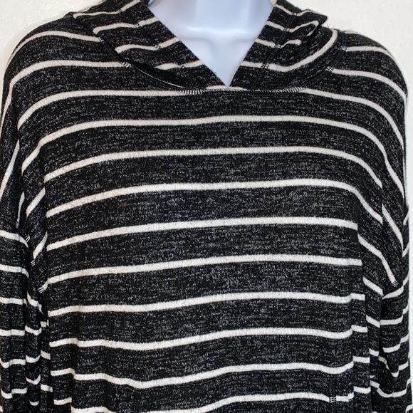 American Eagle Women's  Black & White Striped Hoodie Soft  Pullover - Picture 2 of 7